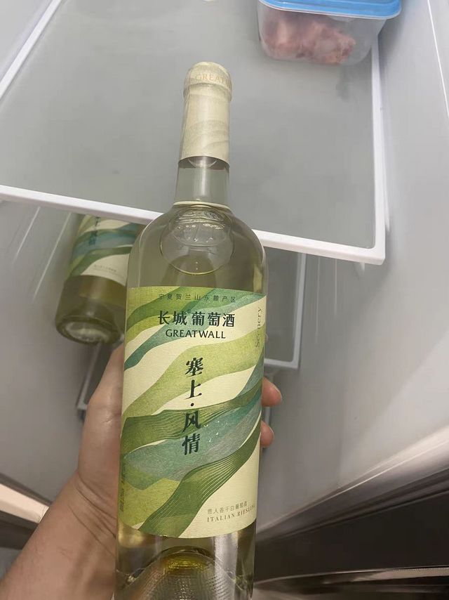 品尝长城白葡萄酒干白红酒：塞上风情贵人香