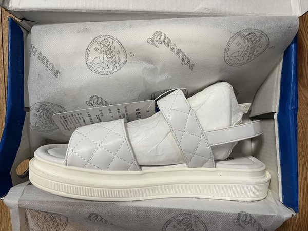 4.91元的回力盲盒鞋，是上帝派来让我认命的