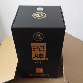 沱牌盛世V8，浓香醇美，一饮倾心！