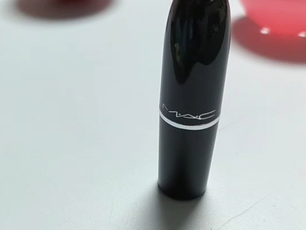 香香的唇膏