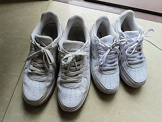 情侣小白鞋