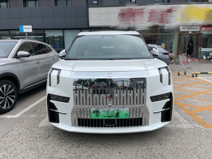 极氪新能源车