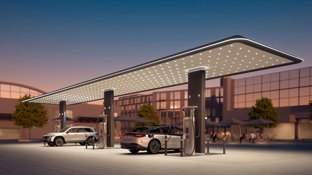 奔驰全球首家超级充电站 10 月落户成都：功率高达 480kW，对其他品牌开放运营