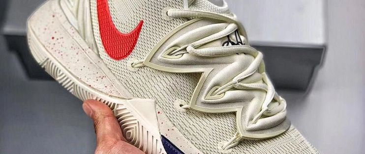 穿上 Kyrie 5 篮球鞋，向球场霸主地位迈进！