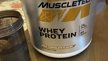 健身运动 篇三：运动后，补充蛋白质，蛋白粉我还是最喜欢巧克力口味