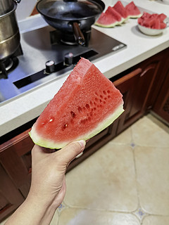 夏日时光‖夏天少不了它，🍉。