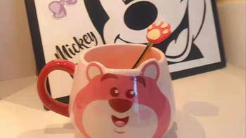 迪士尼草莓熊：可爱高颜值实用的开学陶瓷杯子
