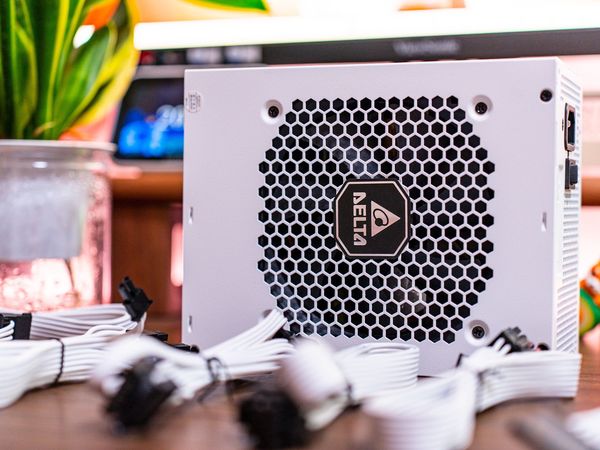 纯白高颜值、1W一块钱丨堆料款台达GX850