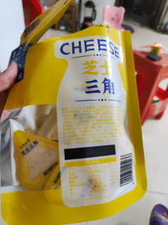 这款芝士三角，酸酸甜甜的