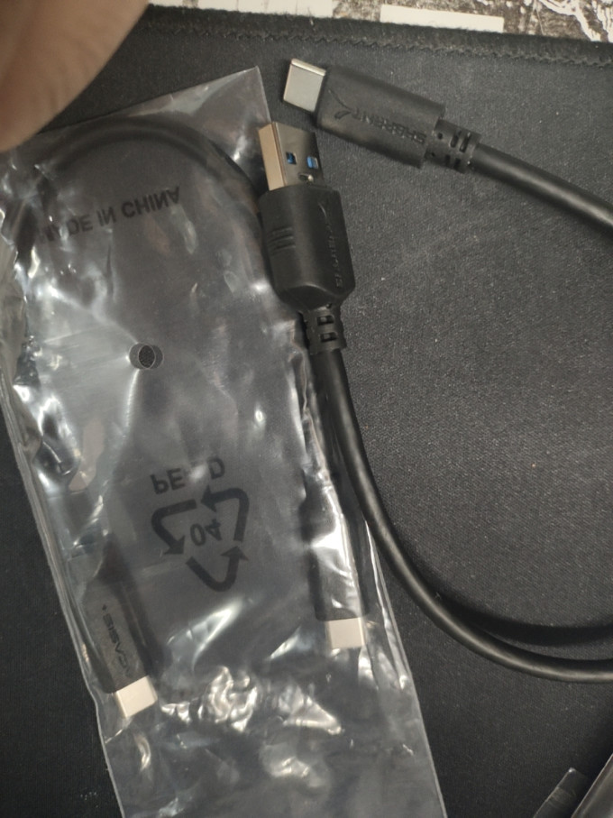 阿卡西斯移动硬盘盒