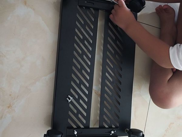 台式电脑主机移动托架