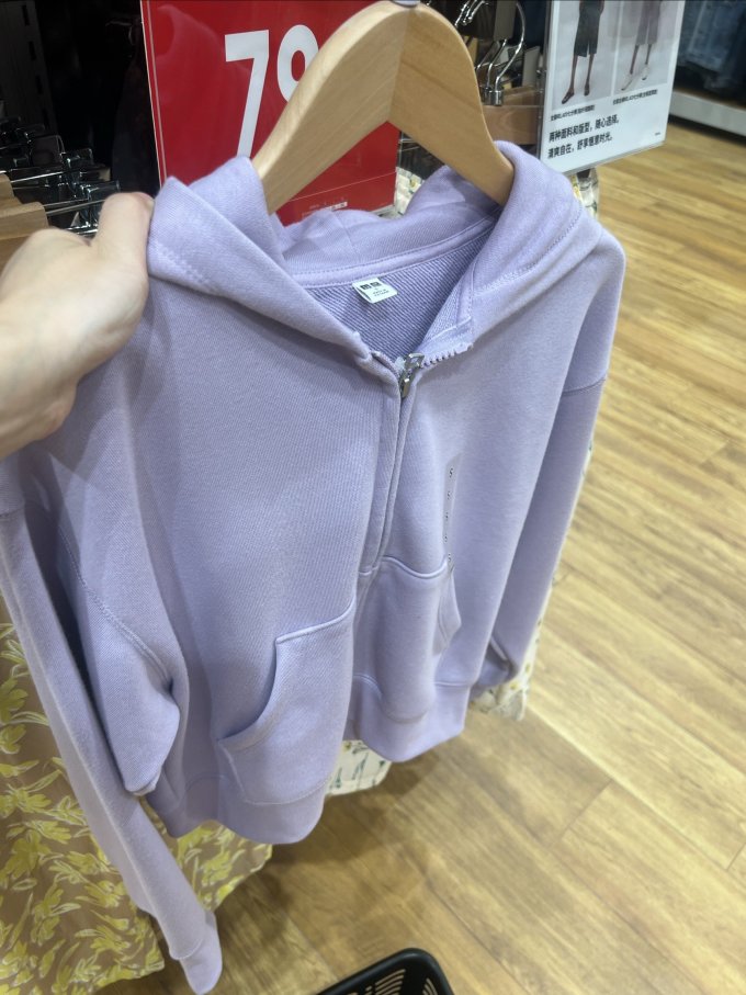 优衣库女士卫衣