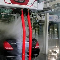 加油站的自动洗车机器伤车漆吗？