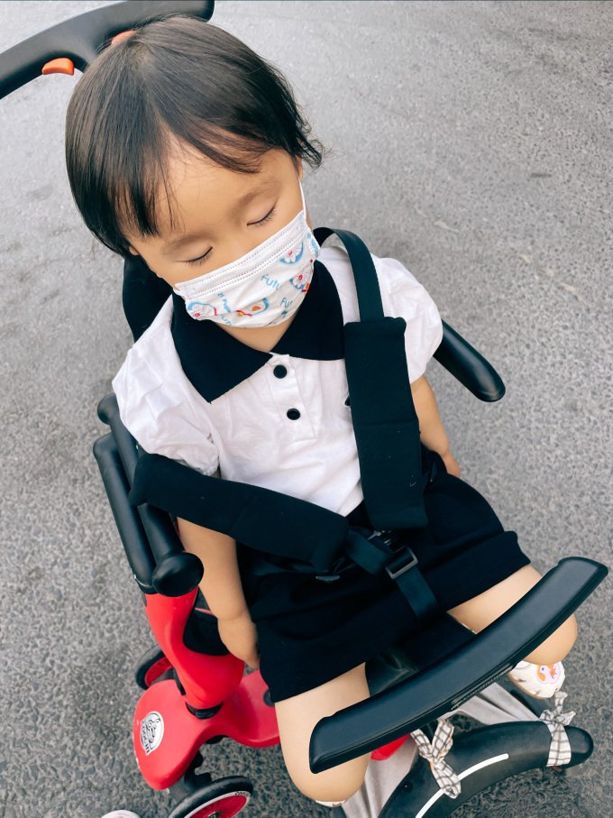 婴儿推车