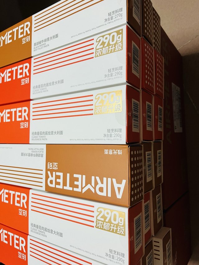 以为台风出不了门，我冲动地囤了几十盒意面