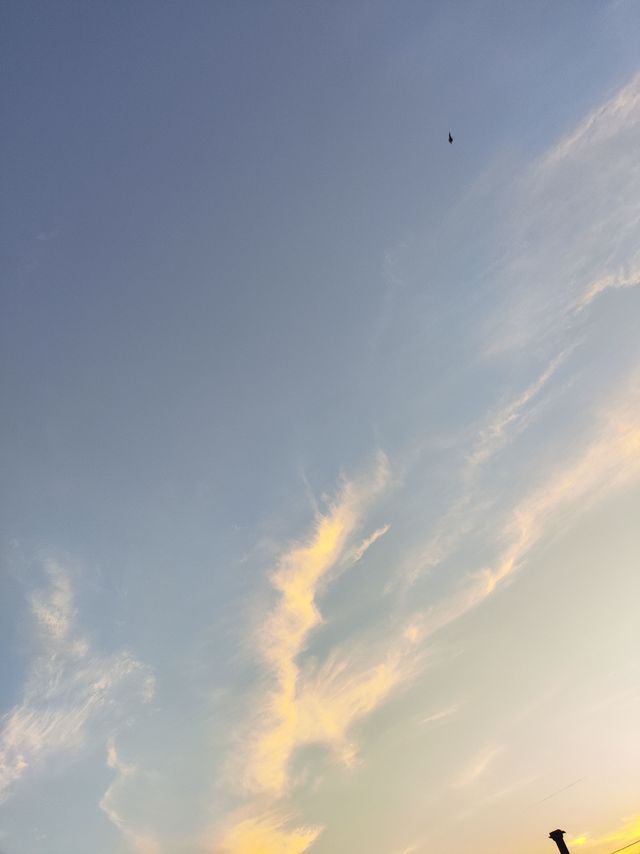 像浪花一样的云