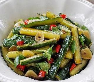 特百惠腌泡乐，共有可口的腌制黄瓜，夏日必备美食！