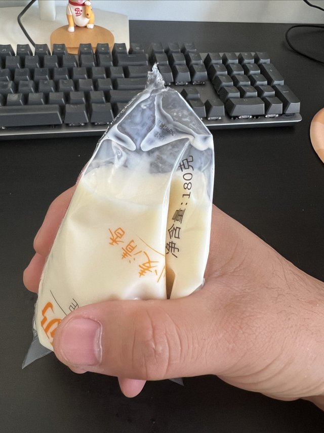 3s喝完麦香甜奶