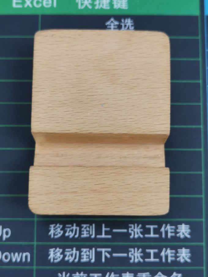 欧莱雅集团小美盒电脑支架