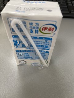 伊利纯牛奶：营养丰富，口感纯正