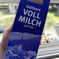 奥地利Alpidor进口纯牛奶，3.5克蛋白