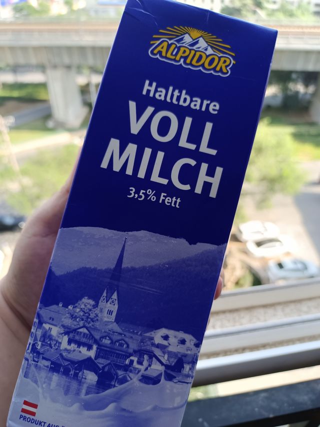 奥地利Alpidor进口纯牛奶，3.5克蛋白