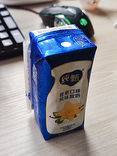 纯甄香草口味酸奶