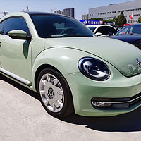 ​大众甲壳虫（Volkswagen Beetle）作为一款标志性的汽车型号，有许多优点​