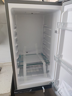 新飞小房冰箱，满足老破小的空间要求