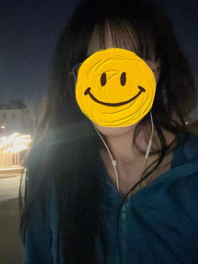 阿迪达斯跑鞋
