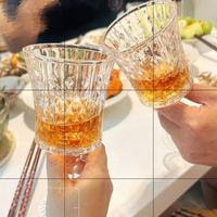 开心的时候就喝一点