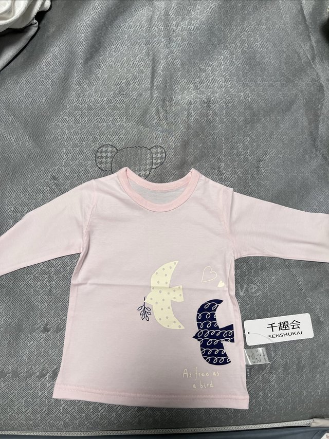 天气渐凉，七分袖 T恤赶紧给小朋友安排上