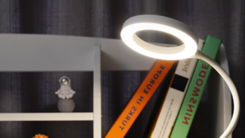 点亮学生时代的小夜灯——雷士（NVC）夹子台灯