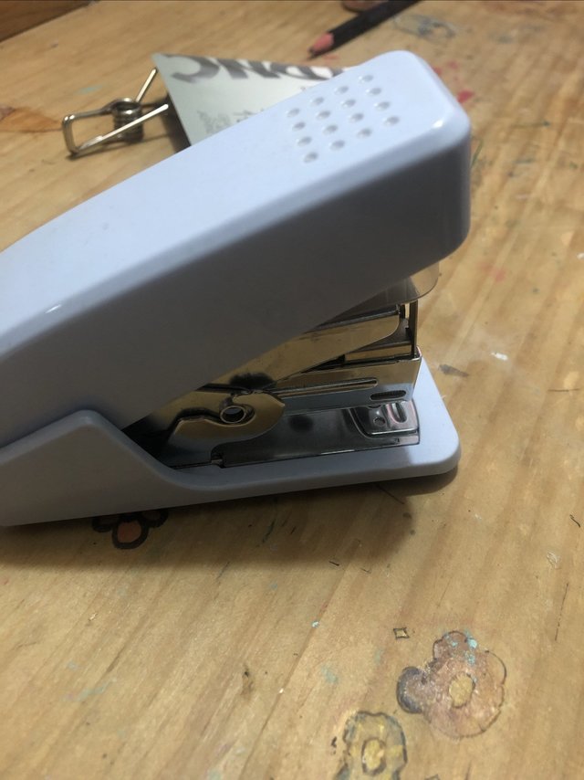 学生时代每天都要用的订书机