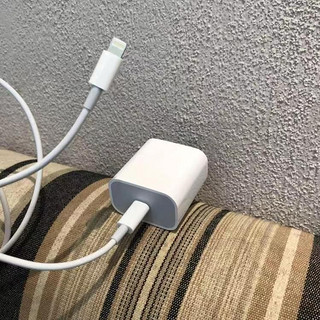 苹果快充充电器