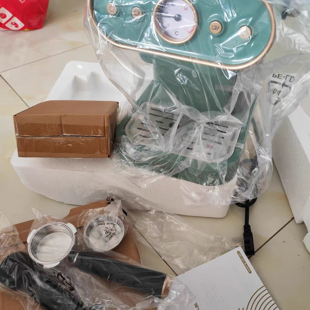 小熊意式咖啡机：享受家庭咖啡时光的理想选择