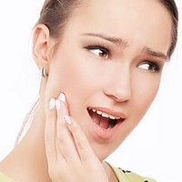 美妆个护 篇一：秋天牙齿容易敏感，这样正确护理口腔可以拥有一口漂亮的大白牙