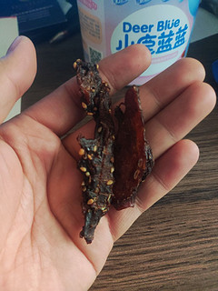 一口咬下去，鸡胸肉干的美味让你欲罢不能!