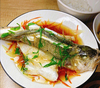 吃喝玩乐 篇十二：​中秋团圆饭清蒸鲈鱼的制作教程