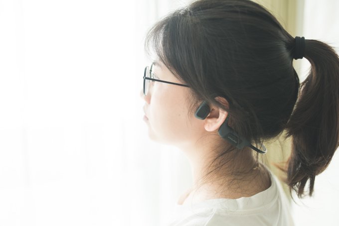 戴灵耳机