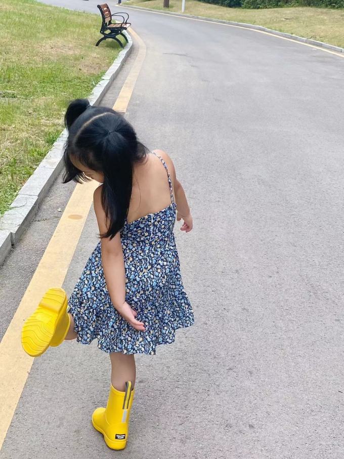 儿童雨鞋