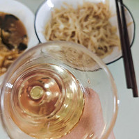 新疆特产红白葡萄酒：纯正的口感，独特的味道