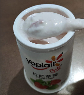 优诺草莓味酸奶