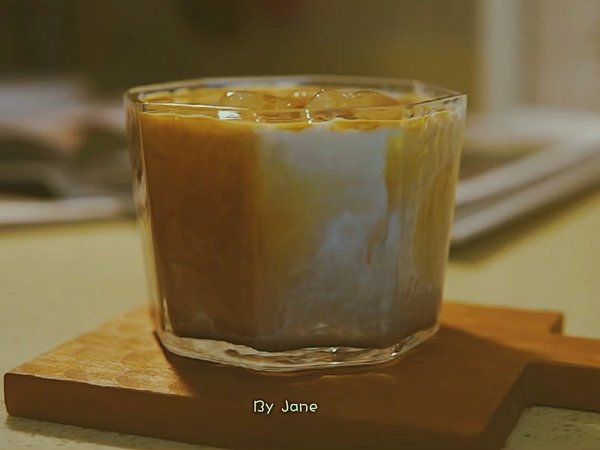 爆款咖啡，不加茅台的酒香摩卡