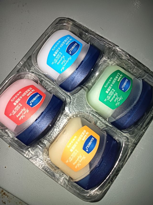 揭开唇膜的秘密，让你嘴唇粉嫩嫩!