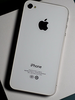 12年前的顶级快乐：iPhone 4s。
