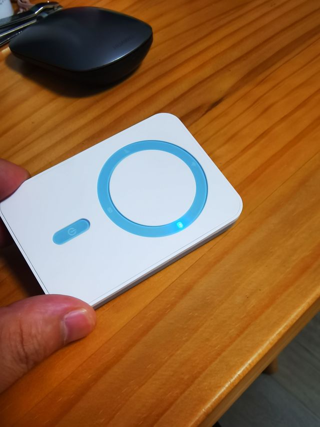 中沃 电池板随身WiFi 切卡已经需要密码了