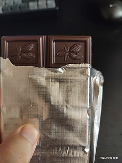 不加糖的黑巧克力还是要慎入