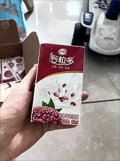 伊利红豆牛奶