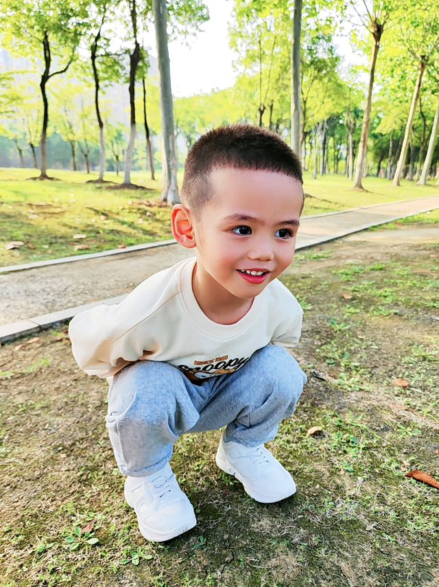 泰兰尼斯童鞋，让孩子的每一步都充满自信！